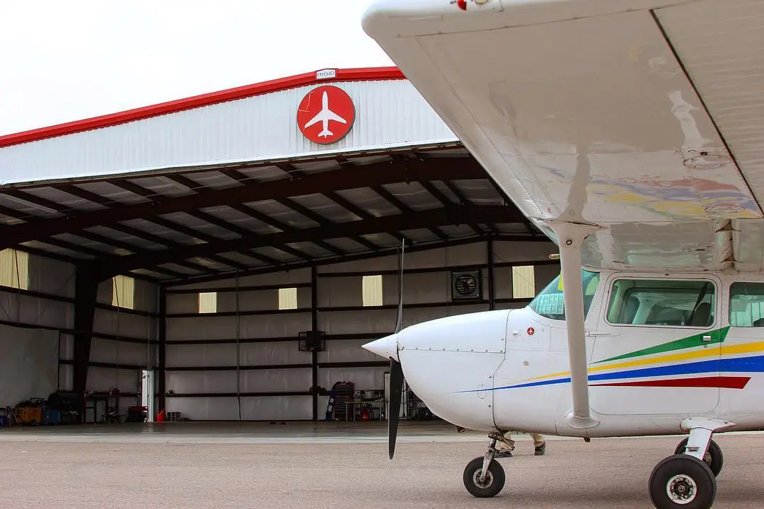 Red Arrow's Hangar at Dona Ana Jetport (KDNA)